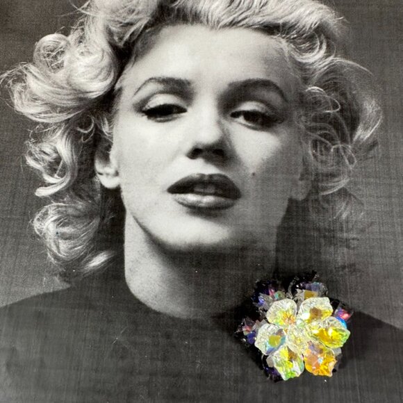 Sparkling Smoke and Champagne AB crystal flower pin brooch - Picture 2 of 6